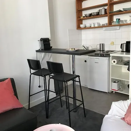 De 30 M2 Dans Le Triangle D'or De *